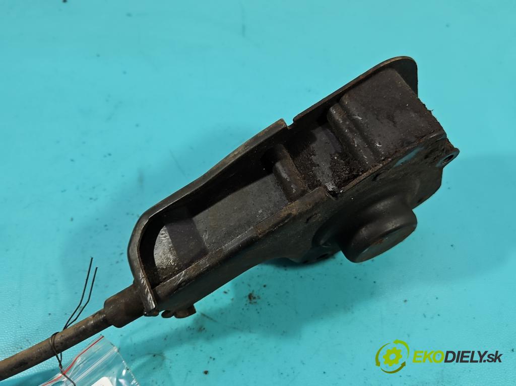 Peugeot 5008 I 2009-2017 1.6 16V 120 HP manual 88 kW 1598 cm3 5- Upevnenie: kolesa ozubeného