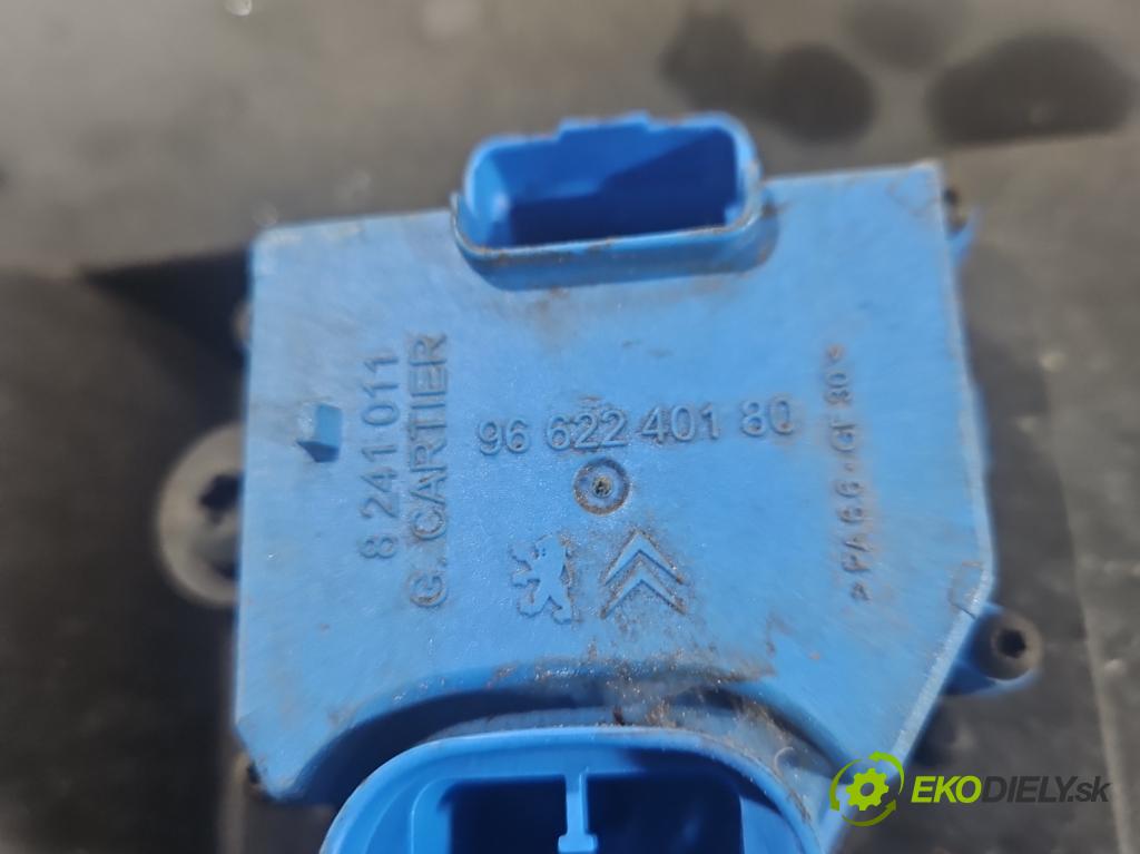 Peugeot 5008 I 2009-2017 1.6 16V 120 hp manual 88 kW 1598 cm3 5- stěna přední 9676568880 (Přední výztuha)