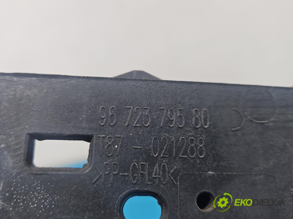 Peugeot 5008 I 2009-2017 1.6 16V 120 hp manual 88 kW 1598 cm3 5- stěna přední 9672379580 (Přední výztuha)