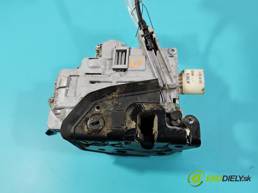 Seat Altea 1.6b 102 HP manual 75 kW 1595 cm3 5- zámok zadné ľavý 5P0839011