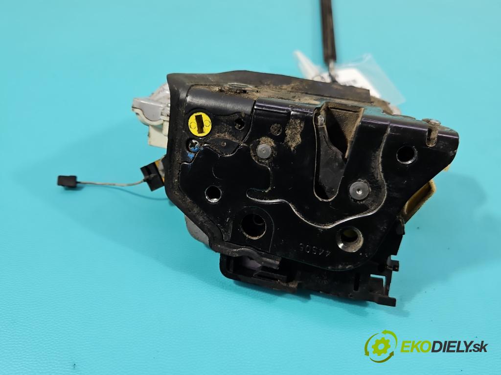 Seat Altea 1.6b 102 HP manual 75 kW 1595 cm3 5- zámok zadné ľavý 5P0839011