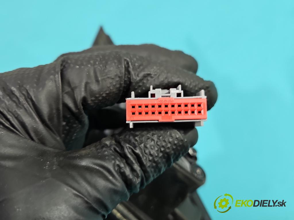 Jaguar XF II X260 2015- 3.0 V6 340KM: automatic 250 kW 2995 cm3 4- zrkadlo ľavé  (Kľučka dverí ostatné)