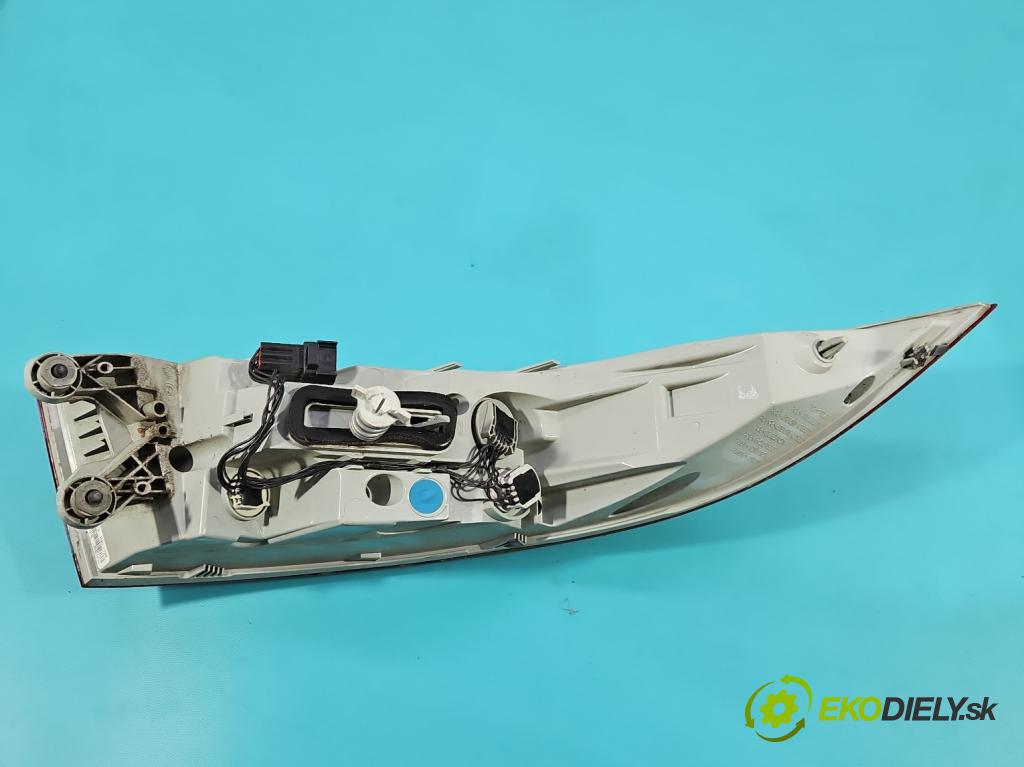 Jaguar XF II X260 2015- 3.0 V6 340KM: automatic 250 kW 2995 cm3 4- svetlo / reflektor zadné pravé GX63-13404-AE (Kľučka dverí ostatné)