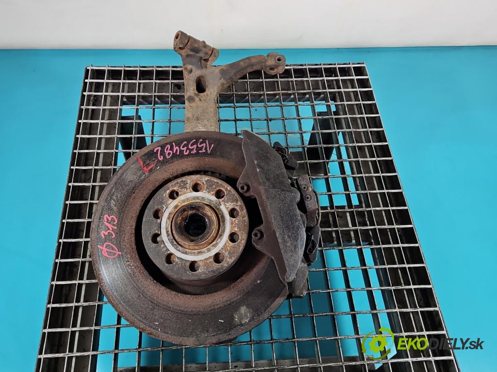 Audi A8 D2 1994-2002 3.7 V8 230 hp automatic 169 kW 3697 cm3 4- náboj levé  (Náboj kola)