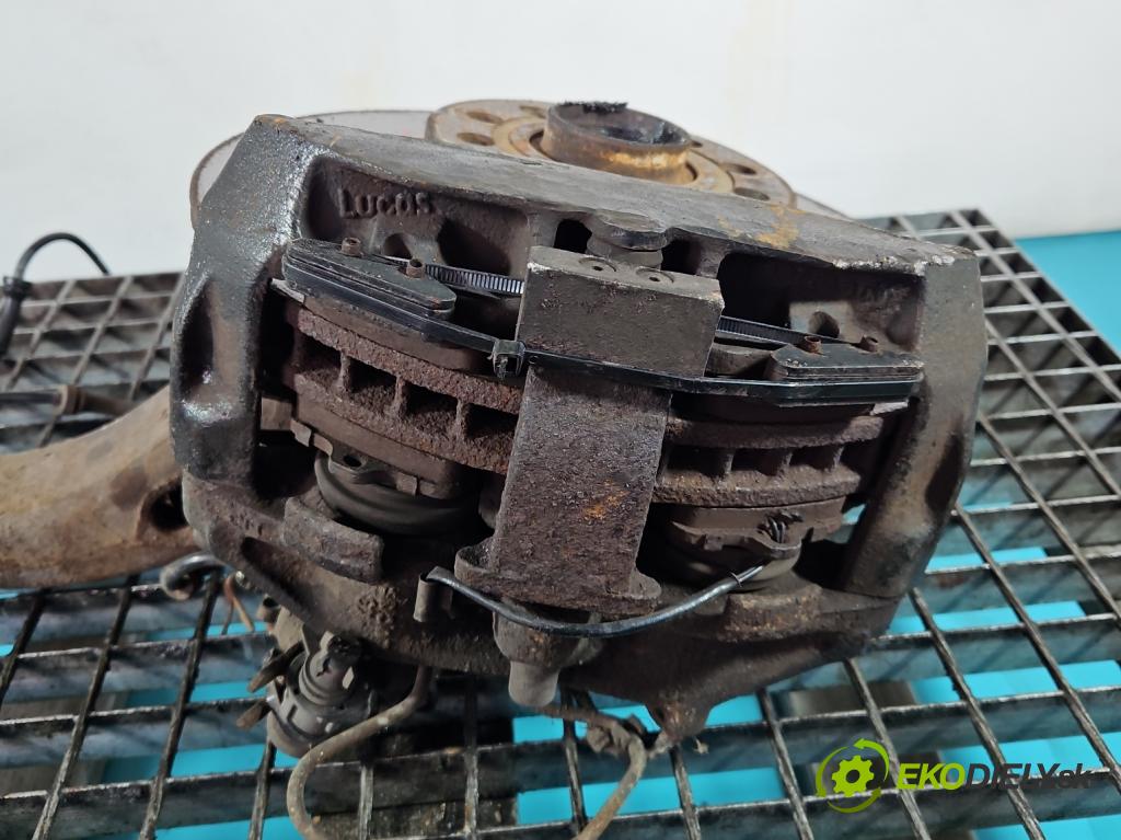 Audi A8 D2 1994-2002 3.7 V8 230 hp automatic 169 kW 3697 cm3 4- brzdič přední pravý  (Klika dveří ostatní)