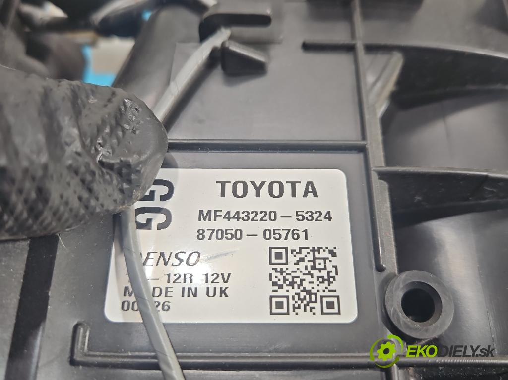 Toyota Auris II 2012-2018 1.8 hybrid 99 hp automatic 73 kW 1798 cm3 5- radiátor 87050-05761 (Radiátor topení)