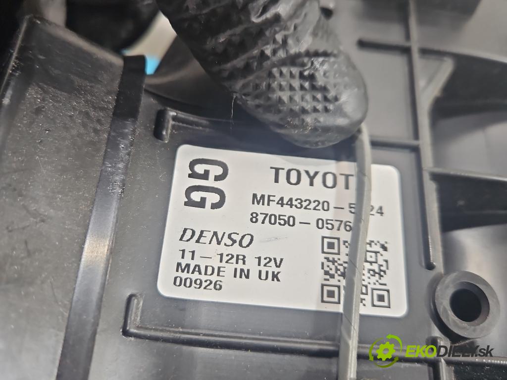 Toyota Auris II 2012-2018 1.8 hybrid 99 hp automatic 73 kW 1798 cm3 5- radiátor 87050-05761 (Radiátor topení)