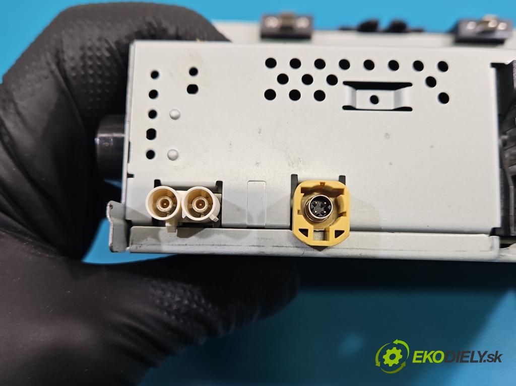 Skoda Fabia III 2014- 2021 1.0 TSI 95 HP manual 70 kW 999 cm3 5- Radio originál 6V0035871J