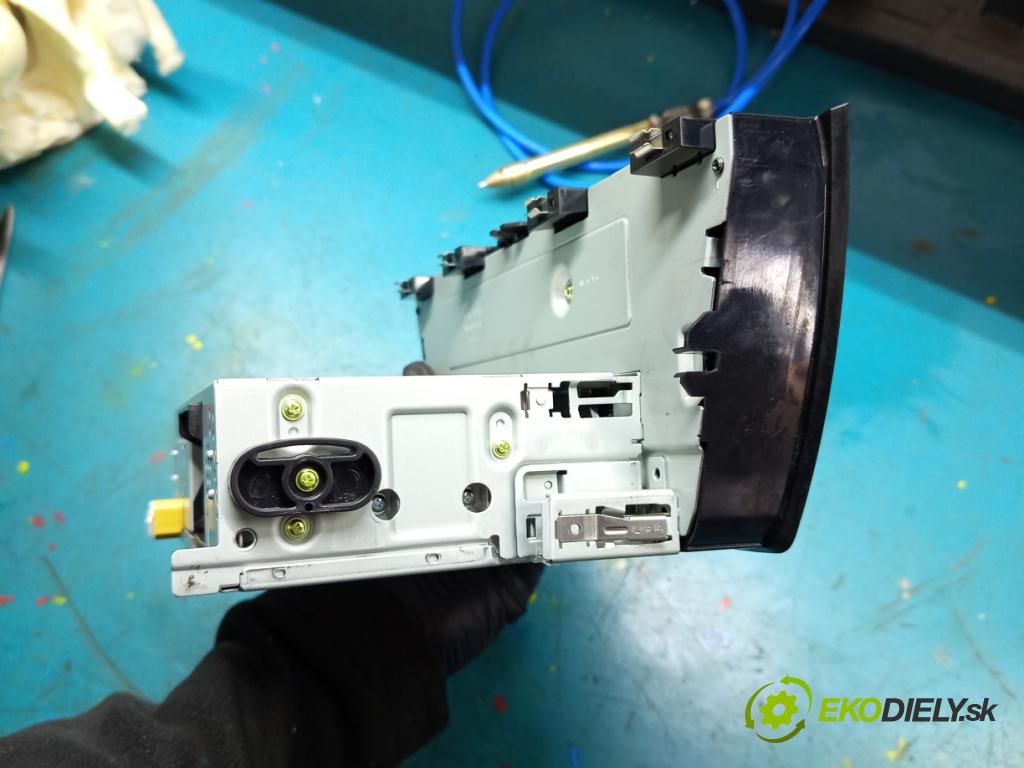 Skoda Fabia III 2014- 2021 1.0 TSI 95 HP manual 70 kW 999 cm3 5- Radio originál 6V0035871J