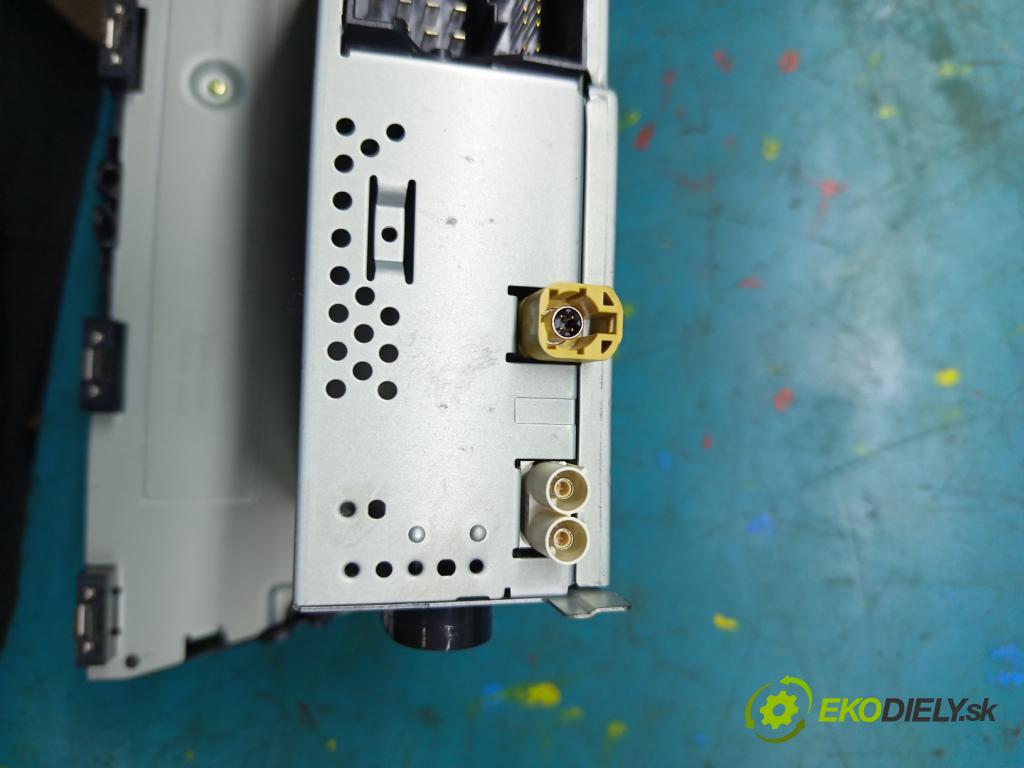 Skoda Fabia III 2014- 2021 1.0 TSI 95 HP manual 70 kW 999 cm3 5- Radio originál 6V0035871J