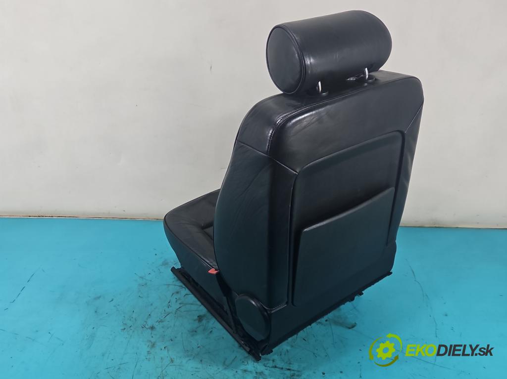 Audi A8 D2 1994-2002 3.7 V8 230 hp automatic 169 kW 3697 cm3 4- Sedadlo pravý  (Sedadlo)