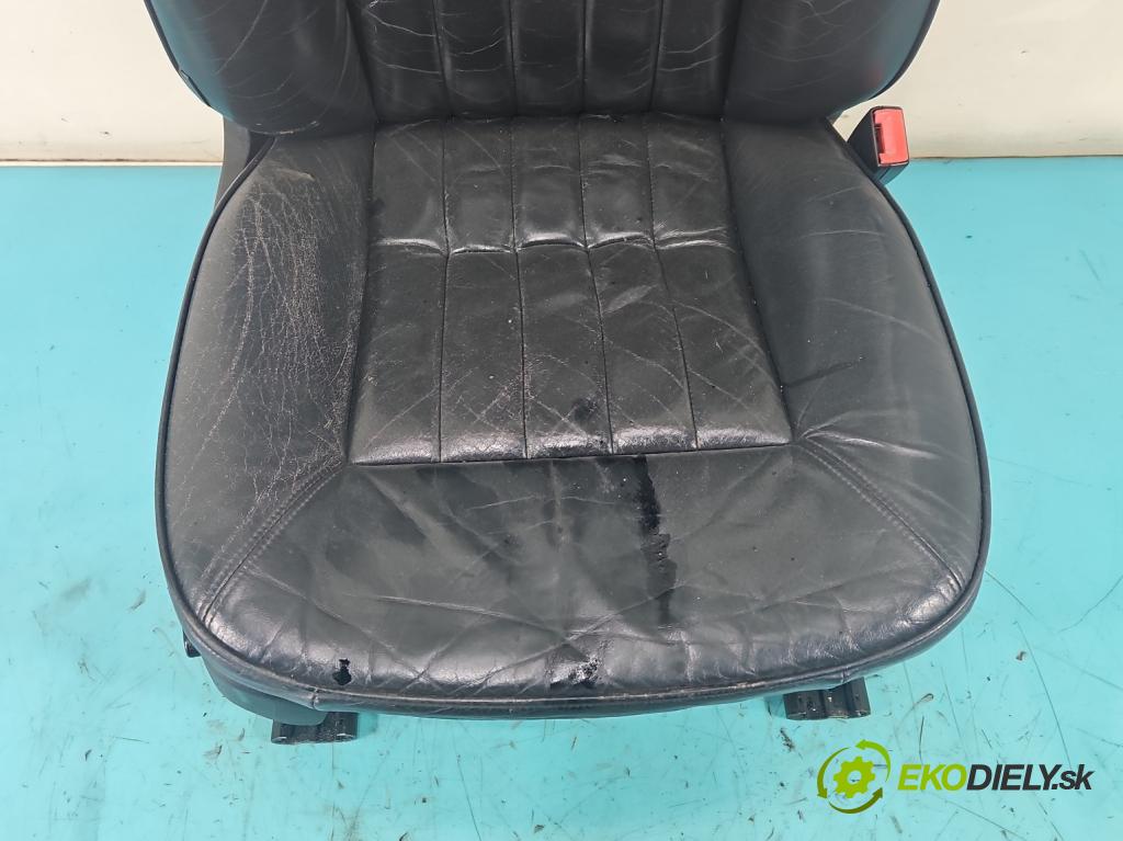 Audi A8 D2 1994-2002 3.7 V8 230 hp automatic 169 kW 3697 cm3 4- Sedadlo pravý  (Sedadlo)