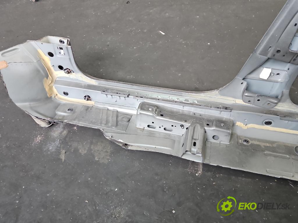 Skoda Kamiq 1.0 TSI 116 hp automatic 85 kW 999 cm3 5- práh pravý  (Karoserie ostatní)