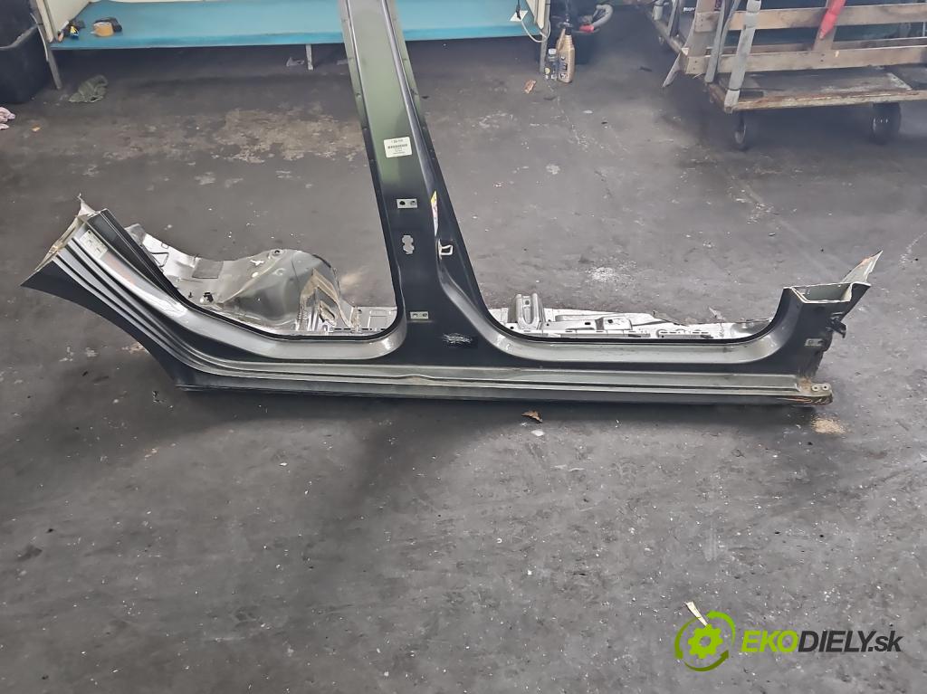 Skoda Kamiq 1.0 TSI 116 hp automatic 85 kW 999 cm3 5- práh pravý  (Karoserie ostatní)