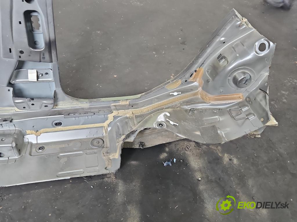 Skoda Kamiq 1.0 TSI 116 hp automatic 85 kW 999 cm3 5- práh pravý  (Karoserie ostatní)