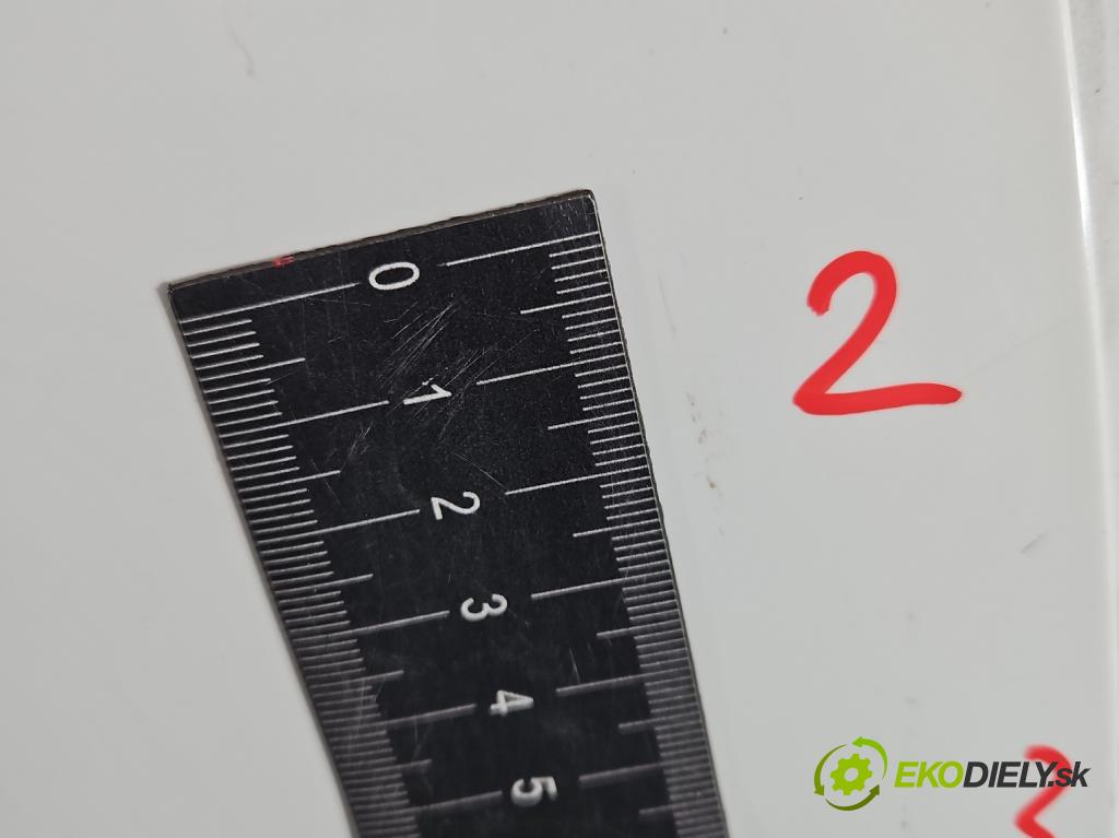 Skoda Fabia III 2014- 2021 1.0 TSI 95 HP manual 70 kW 999 cm3 5- dvere zadné pravé  (Kľučka dverí ostatné)