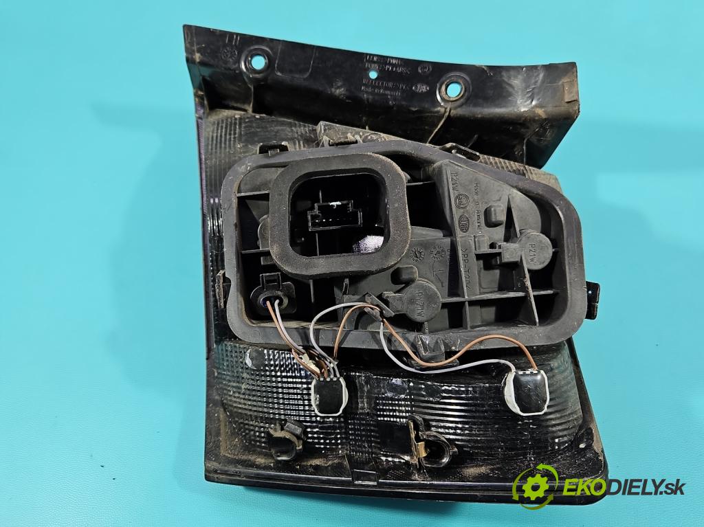 Skoda Fabia III 2014- 2021 1.0 TSI 95 HP manual 70 kW 999 cm3 5- svetlo / reflektor zadné ľavé 6V6945111 (Kľučka dverí ostatné)