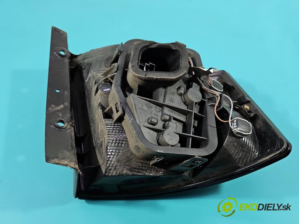 Skoda Fabia III 2014- 2021 1.0 TSI 95 HP manual 70 kW 999 cm3 5- svetlo / reflektor zadné pravé 6V6945096 (Kľučka dverí ostatné)