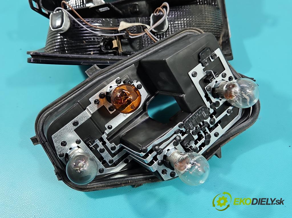 Skoda Fabia III 2014- 2021 1.0 TSI 95 HP manual 70 kW 999 cm3 5- svetlo / reflektor zadné pravé 6V6945096 (Kľučka dverí ostatné)