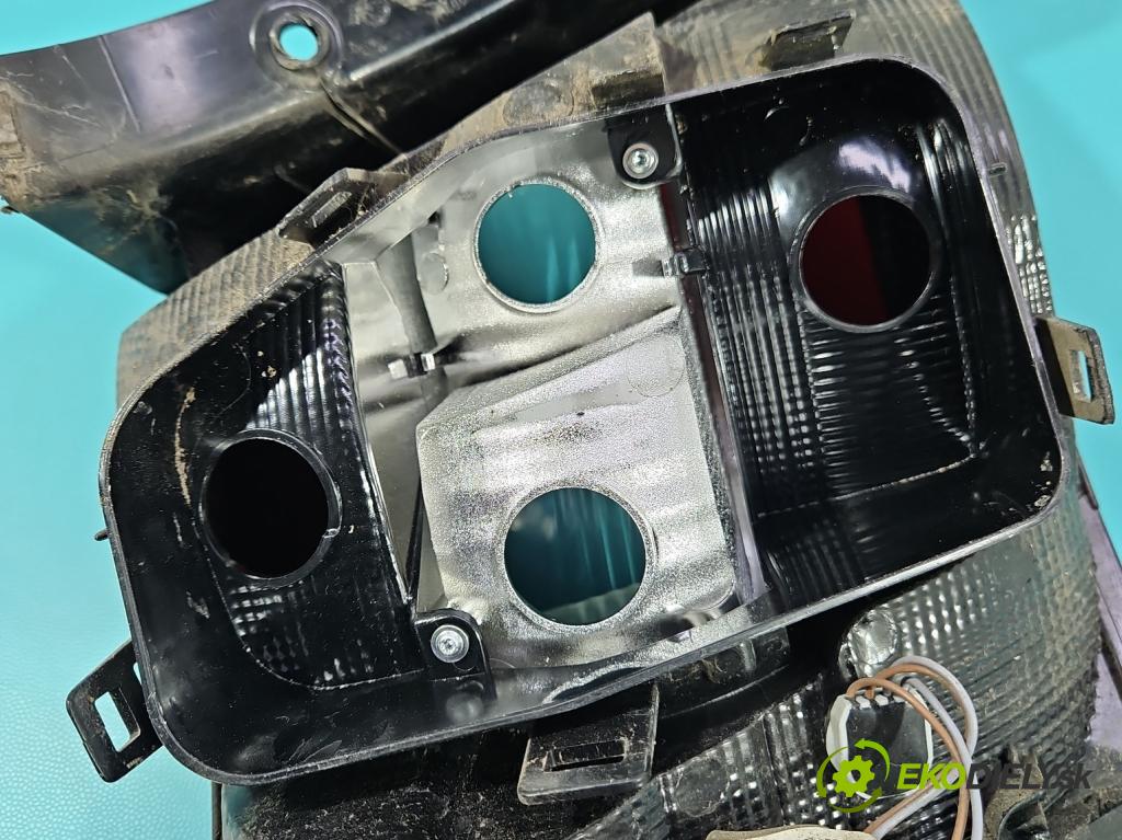 Skoda Fabia III 2014- 2021 1.0 TSI 95 HP manual 70 kW 999 cm3 5- svetlo / reflektor zadné pravé 6V6945096 (Kľučka dverí ostatné)