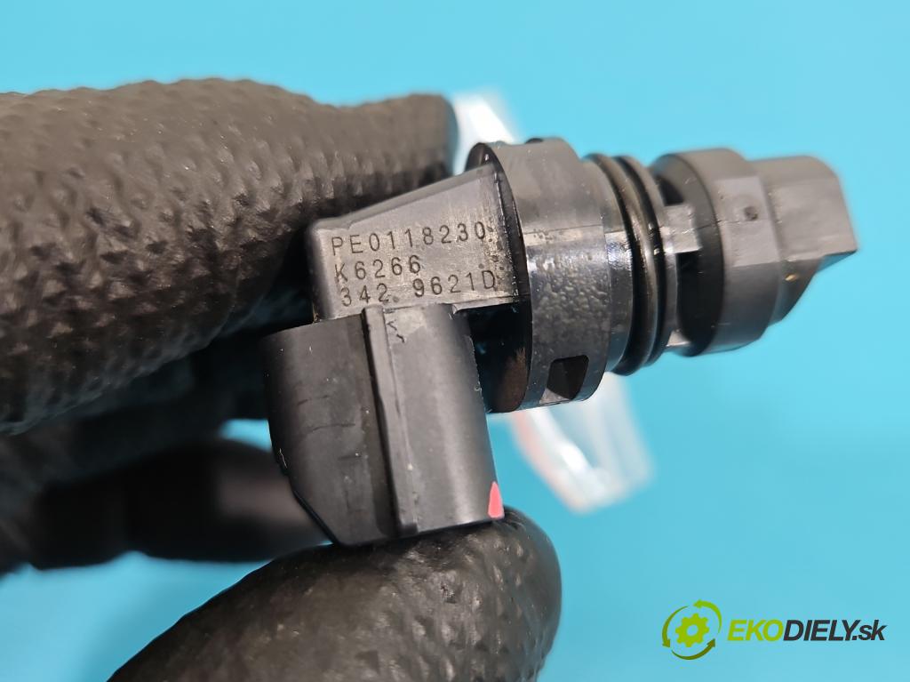 Mazda 6 III GJ 2012-2024 2.0 16V 145 HP automatic 107 kW 1998 cm3 5- snímač pozícia: válka načasovanie PE0118230 (Snímač polohy kľukového hriadeľa)