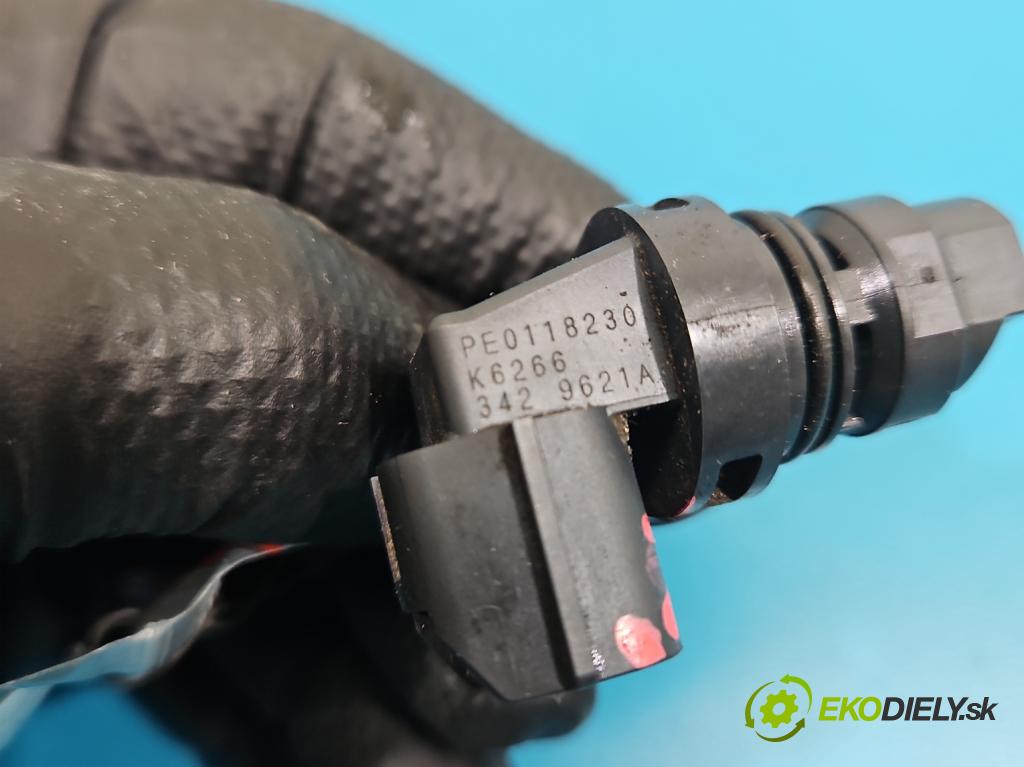 Mazda 6 III GJ 2012-2024 2.0 16V 145 HP automatic 107 kW 1998 cm3 5- snímač pozícia: válka načasovanie PE0118230 (Snímač polohy kľukového hriadeľa)