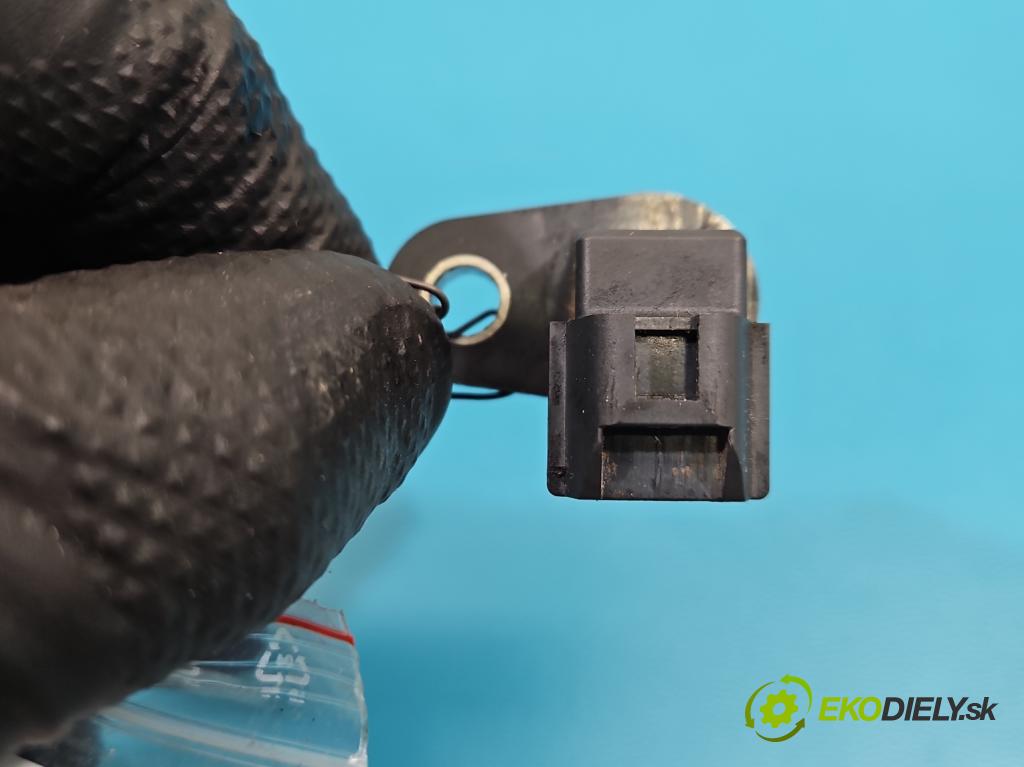 Mazda 6 III GJ 2012-2024 2.0 16V 145 HP automatic 107 kW 1998 cm3 5- snímač pozícia: válka načasovanie PE0118230 (Snímač polohy kľukového hriadeľa)