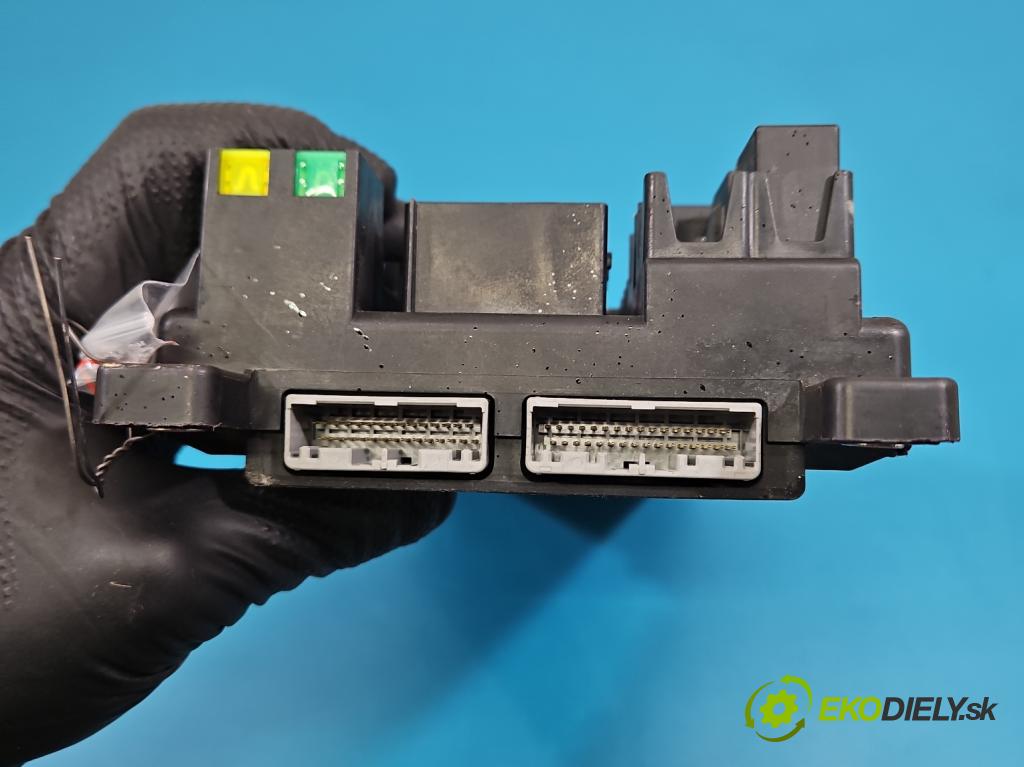 Land rover Range Rover Evoque I 2011-2018 2.0 td 150 hp automatic 110 kW 1999 cm3 5- skříňka pojistková GJ32-14F041-AC (Pojistková skříňka)