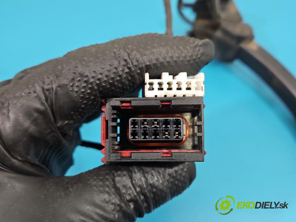 Fiat Ducato IV 2014- 2.3 jtd 131 HP manual 96 kW 2287 cm3 5- Zväzok: dvere zadné pravých 1340609080