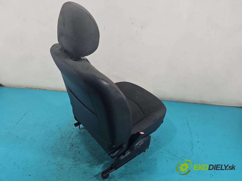 Renault Clio II 1998-2012 1.5 dci 65 hp manual 48 kW 1461 cm3 5- Sedadlo levý  (Sedadlo)