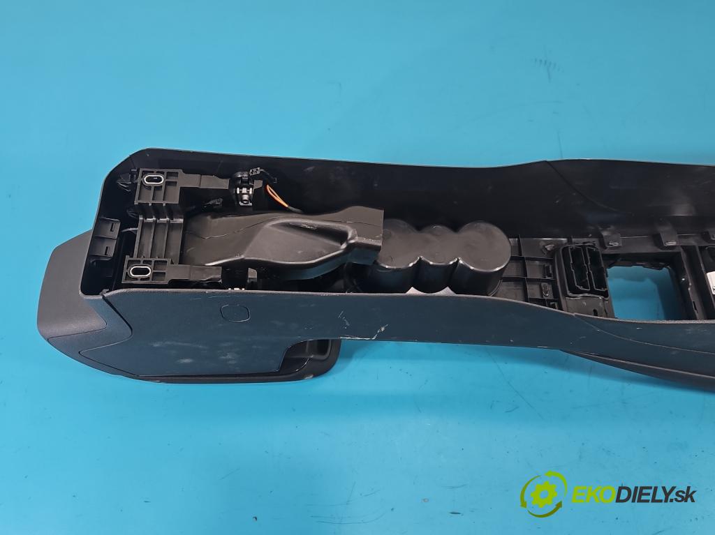 Skoda Kamiq 1.0 TSI 116 HP automatic 85 kW 999 cm3 5- operadlo  (Lakťová opierka)