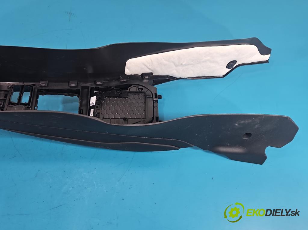 Skoda Kamiq 1.0 TSI 116 HP automatic 85 kW 999 cm3 5- operadlo  (Lakťová opierka)