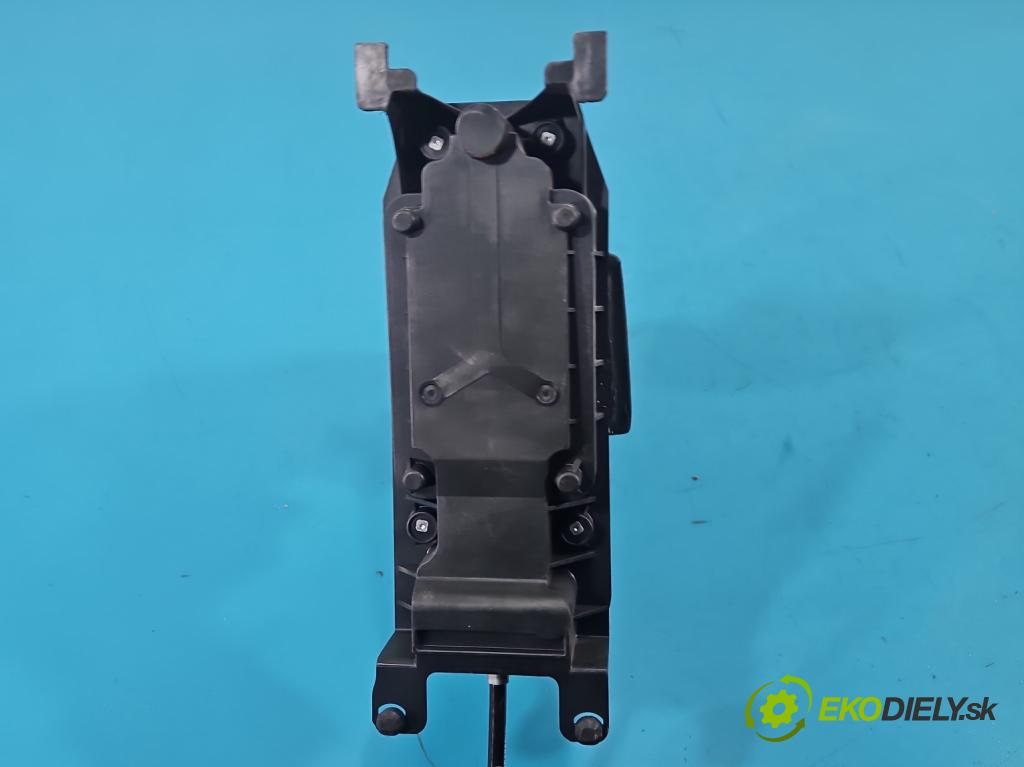 Skoda Kamiq 1.0 TSI 116 HP automatic 85 kW 999 cm3 5- Páka: Změny: stupeň,rýchlosť 2Q1713023AF (Rýchlostná páka (kulisa))