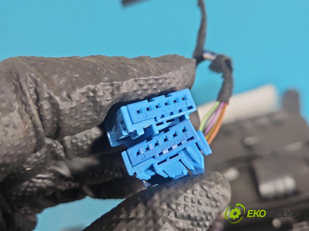 Skoda Kamiq 1.0 TSI 116 hp automatic 85 kW 999 cm3 5- radiátor 2G1819152A (Radiátor topení)