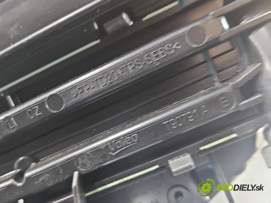 Skoda Kamiq 1.0 TSI 116 hp automatic 85 kW 999 cm3 5- radiátor 2G1819152A (Radiátor topení)