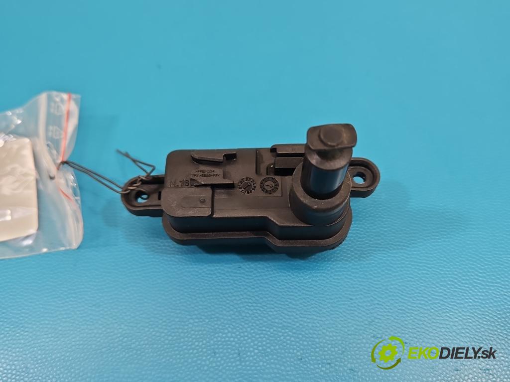 Skoda Kamiq 1.0 TSI 116 HP automatic 85 kW 999 cm3 5- Aktuátor: papuče: nádrže palivo 8V0862159B