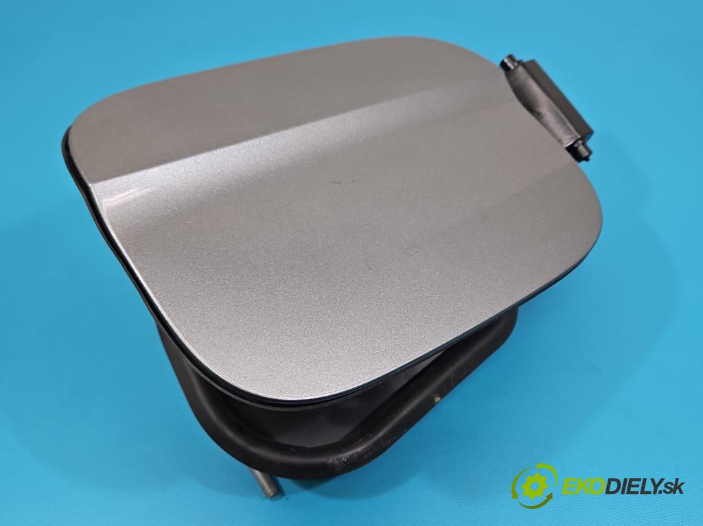 Skoda Kamiq 1.0 TSI 116 hp automatic 85 kW 999 cm3 5- Klapka nalévání paliva  (Klika dveří ostatní)