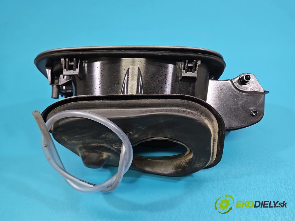 Skoda Kamiq 1.0 TSI 116 hp automatic 85 kW 999 cm3 5- Klapka nalévání paliva (Klika dveří ostatní)