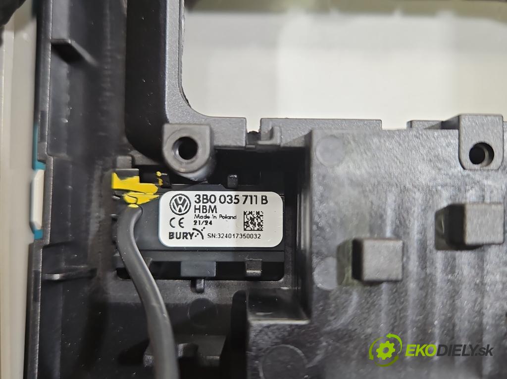 Skoda Kamiq 1.0 TSI 116 HP automatic 85 kW 999 cm3 5- svetlo / reflektor interiéra 3B0035711B