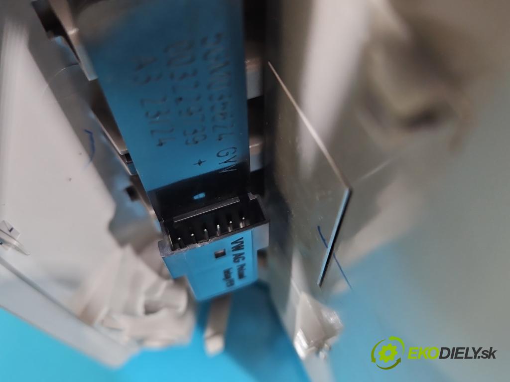 Skoda Kamiq 1.0 TSI 116 HP automatic 85 kW 999 cm3 5- svetlo / reflektor interiéra 3B0035711B