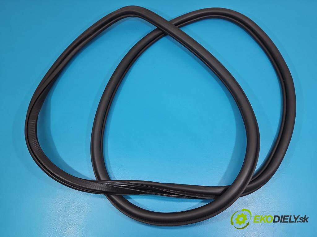 Skoda Kamiq 1.0 TSI 116 hp automatic 85 kW 999 cm3 5- Těsnění: dveře přední levé 658867365B