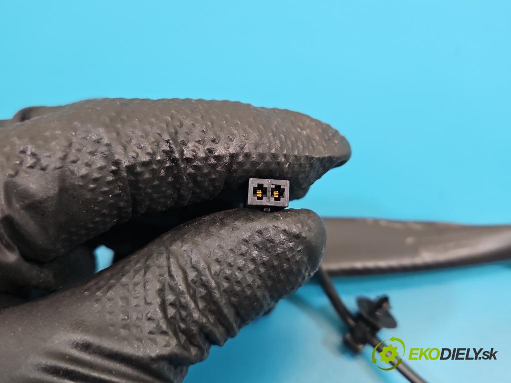 Skoda Kamiq 1.0 TSI 116 HP automatic 85 kW 999 cm3 5- pas bezpečnosť: predné ľavý 654857755A