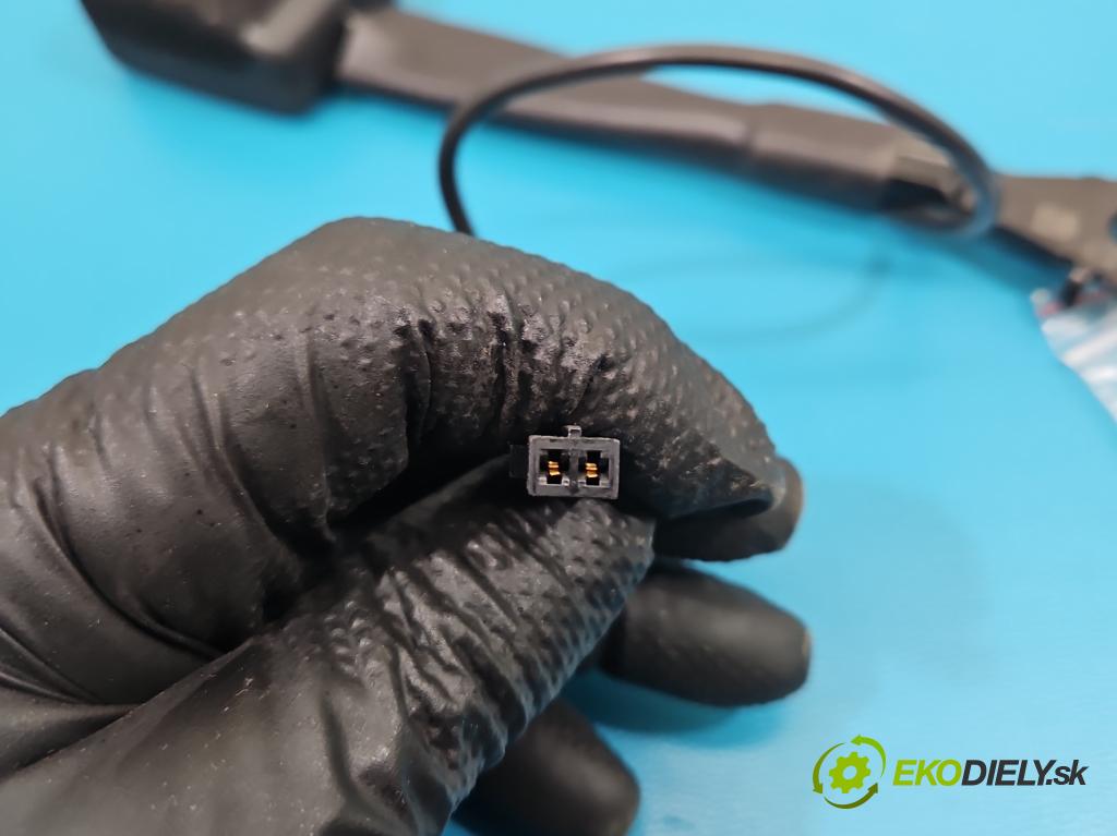 Skoda Kamiq 1.0 TSI 116 HP automatic 85 kW 999 cm3 5- pas bezpečnosť: predné pravý 654857755A