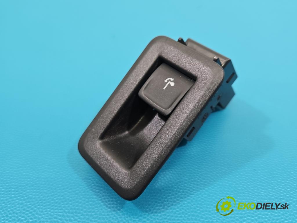 Skoda Kamiq 1.0 TSI 116 HP automatic 85 kW 999 cm3 5- prepínač ostatné 657868345A