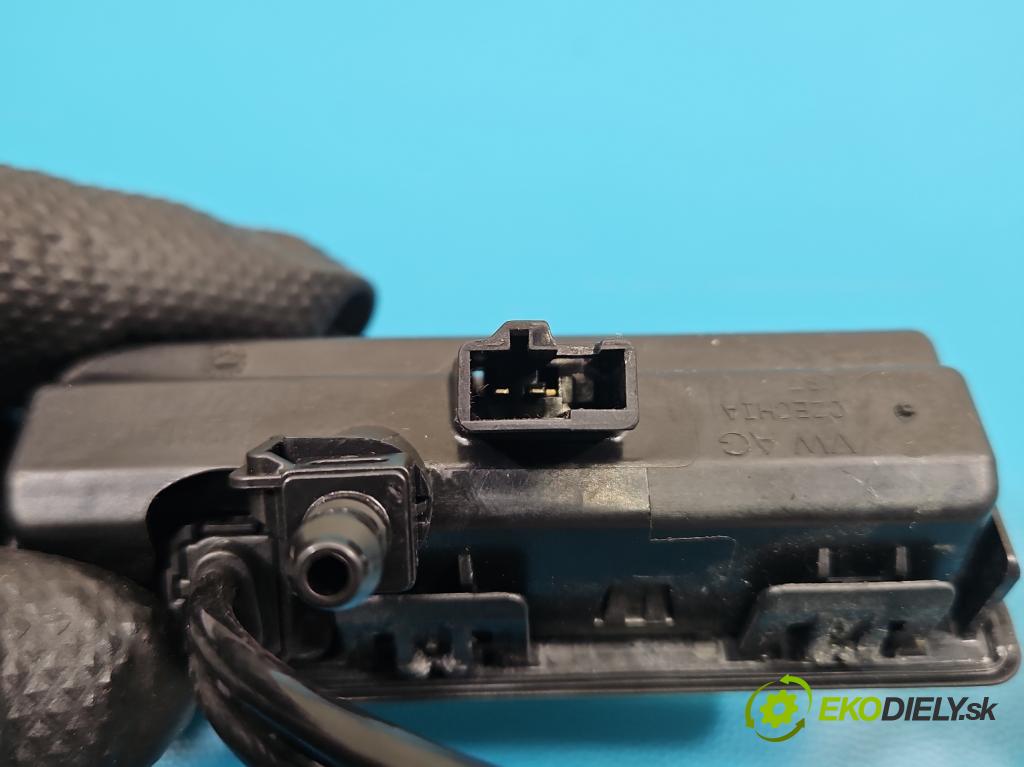 Skoda Kamiq 1.0 TSI 116 HP automatic 85 kW 999 cm3 5- rukoväť kufrové dvere zadné 566827566A