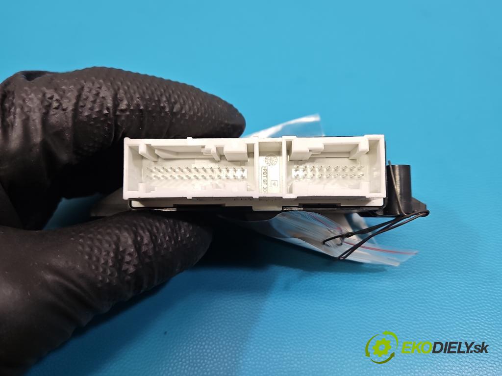 Skoda Kamiq 1.0 TSI 116 HP automatic 85 kW 999 cm3 5- riadiaca jednotka parkovaní: 5QA919294L