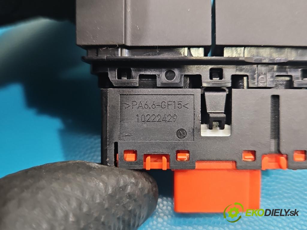 Skoda Kamiq 1.0 TSI 116 HP automatic 85 kW 999 cm3 5- prepínač ostatné 655927238A