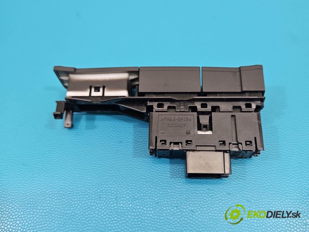 Skoda Kamiq 1.0 TSI 116 hp automatic 85 kW 999 cm3 5- Přepínač 655927132B