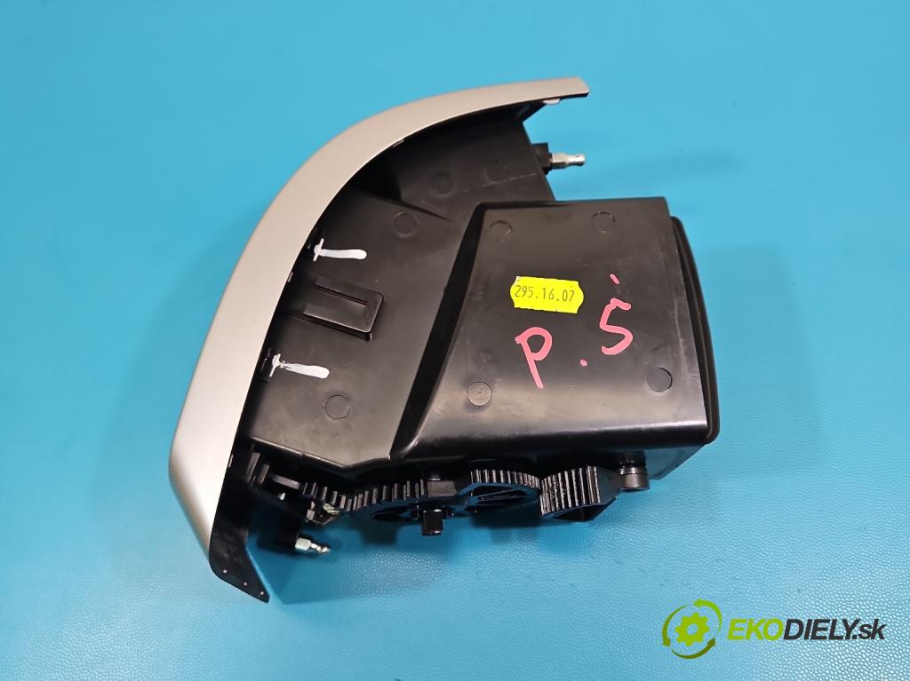 Fiat Ducato IV 2014- 2.3 jtd 131 HP manual 96 kW 2287 cm3 5- Mřížka: kúrenia ostatné 385800