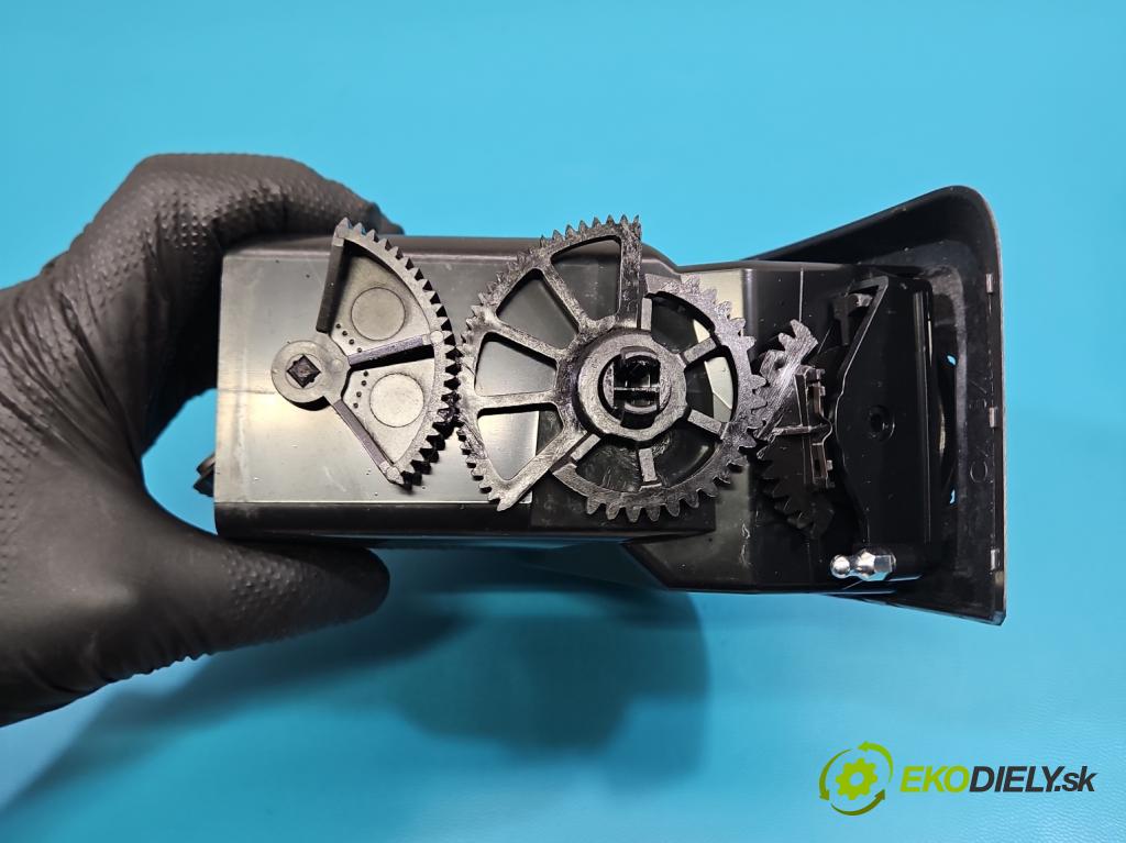 Fiat Ducato IV 2014- 2.3 jtd 131 HP manual 96 kW 2287 cm3 5- Mřížka: kúrenia ostatné 385812